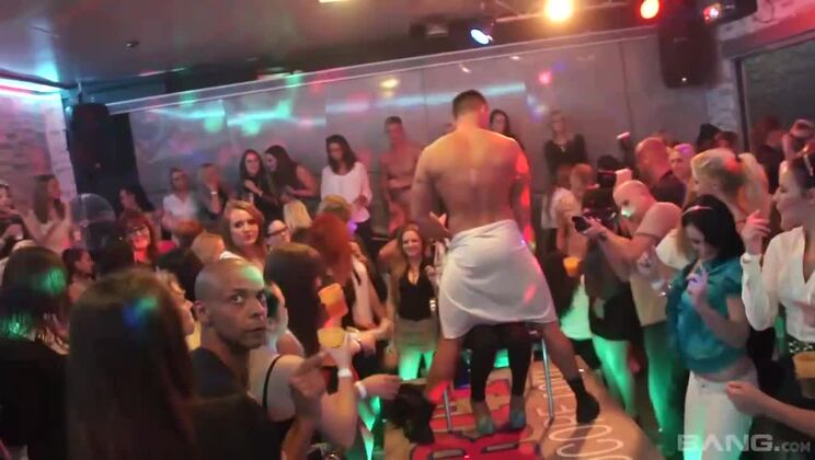 BANG.com - Blowjobs And Titty Fucks Between Strangers Livens Up Party / 23.07.2021