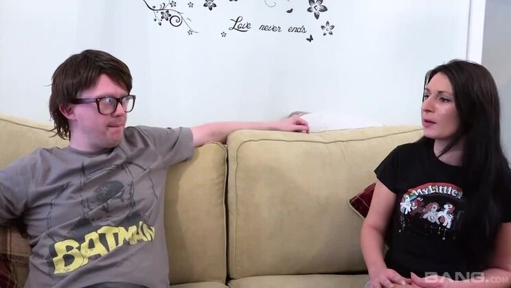 BANG.com - Sophie Garcia - Sophie Garcia Gives A Nerd A Sloppy / 01.08.2021