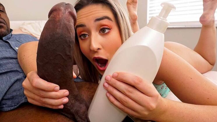 Bangbros Clips - Brickzilla - Brookie Blair - Stretching out Brookie's Pussy / 23.05.2023