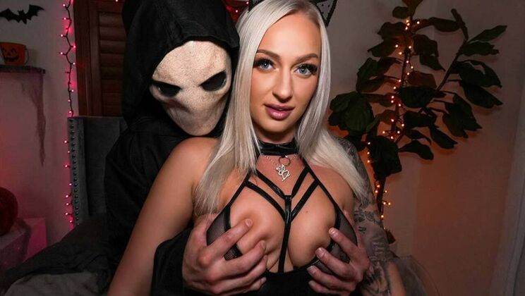 Bangbros Clips - Johnny Love - Elana Bunnz - Let's Play / 31.10.2023