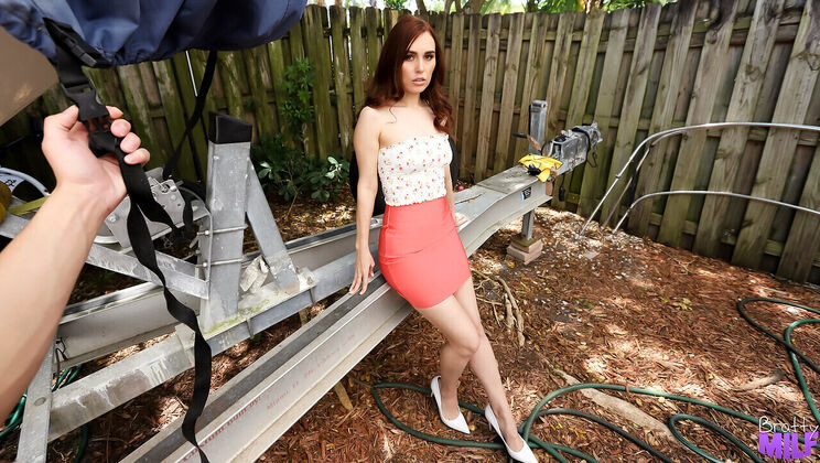 Bratty MILF - Kiki Vidis - Stepmom Ends Her Dick Drought - S7:E2 / 17.02.2023