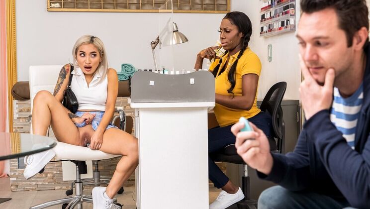 Brazzers - Avery Black - Ebony Mystique - Sneaky Vibrator Leads To Salon Sex / 21.01.2022