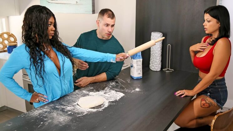 Brazzers - Duncan Saint - Nadia White - Jordy Love - College Bestie Caught Cheating / 31.05.2021