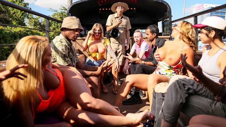 Brazzers - Richelle Ryan - Mellanie Monroe - Lolly Dames - Damion Dayski - Diego Perez - Horny Tour Guide / 13.12.2021