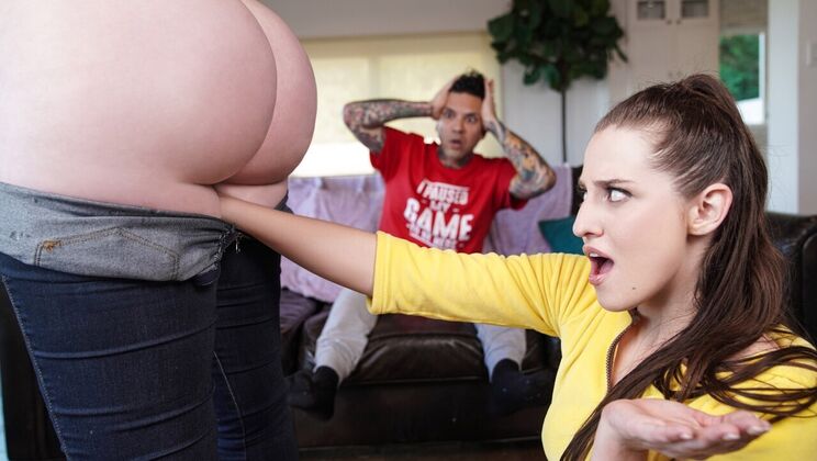 Brazzers - Small Hands - Aubree Valentine - Abigaiil Morris - Horny Cosplay Cutie Fists Gorgeous Ginger Goddess / 11.05.2024