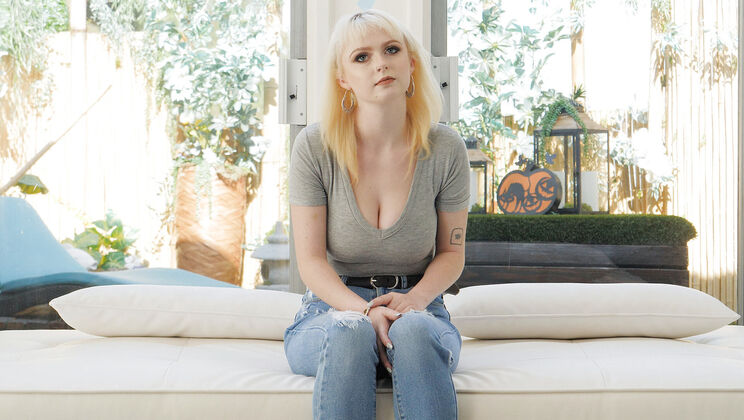 Casting Couch HD - Carrie - Carrie's Audition / 12.11.2021