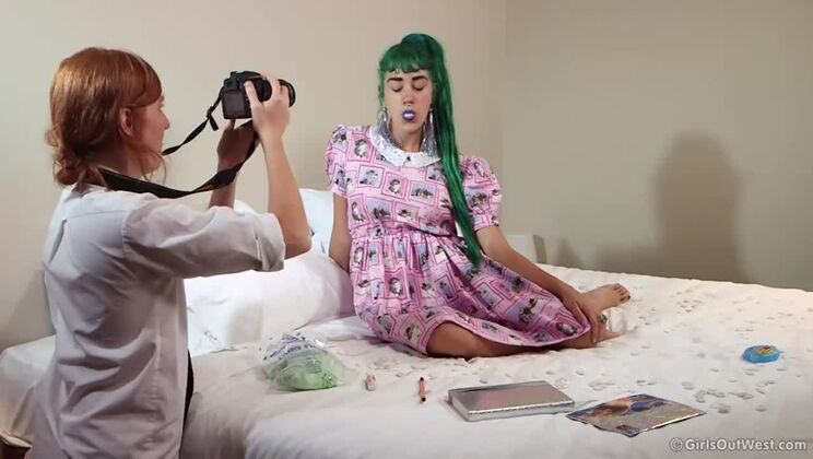 Girls Out West - Avalon - Emerald - Avalon & Emerald - Happy Vagina Day / 10.04.2021