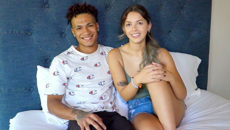 Hot Guys Fuck - Bella Luna - Martavis Ray - Martavis Ray Doesn't Tell Bella Luna He's Got A Uncut BBC Waiting For Her / 24.01.2021