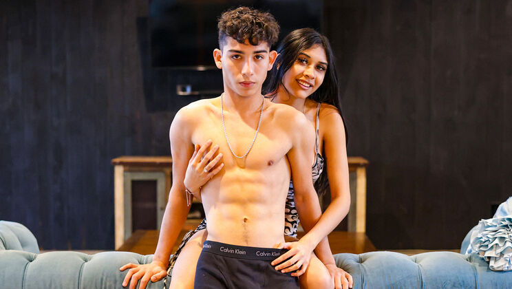 Hot Guys Fuck - Reina Heart - Johnny Ortega - Johnny Ortega Bags Reina Heart For A Late Night Hookup! / 01.03.2024