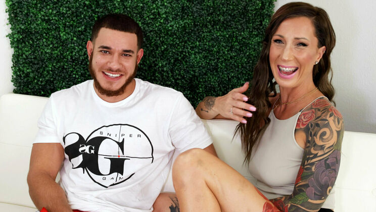 Hot Guys Fuck - Tera Bronx - Danny Sosa - Older Chick Tera Bronx Snags Herself A Hottie Named Danny Sosa / 30.12.2021