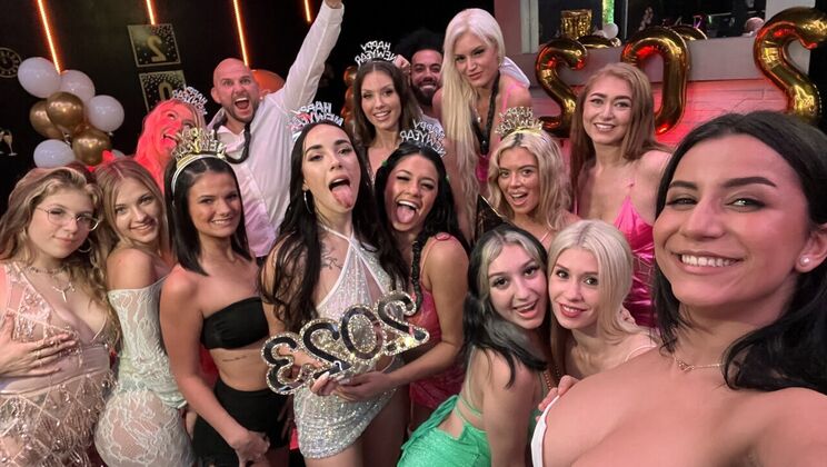 In the VIP - jmac - Serena Santos - James Angel - Mandy Waters - Roxie Sinner - Gaby Ortega - Michael Dangalow - Fuck Into The New Year! / 01.01.2023