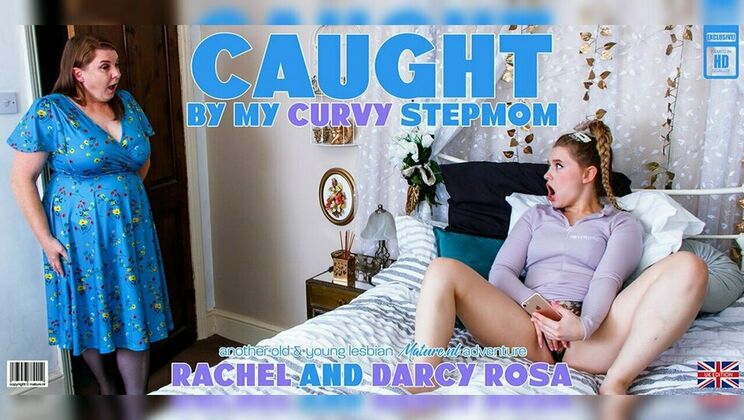Mature.nl - Darcy Rosa (EU) - Rachel (EU) - Teeny babe Darcy Rosa gets caught playing with her pussy by her curvy stepmom Rachel / 22.01.2023