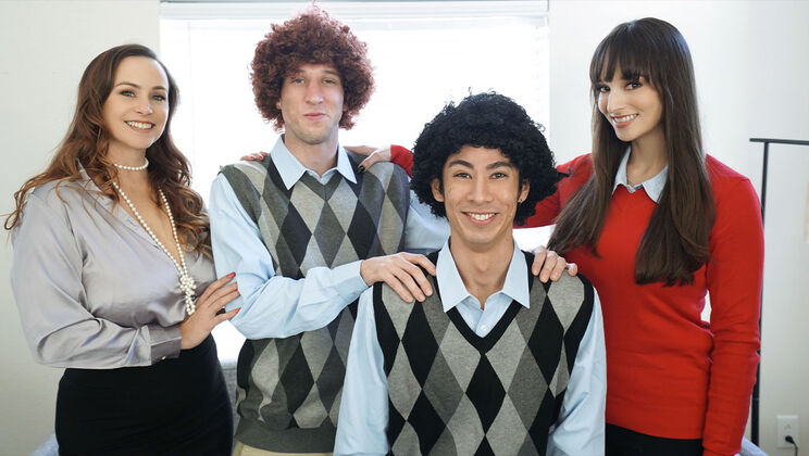 Mom Swap - Lexi Luna - Bella Rossi - Cody Carter - David Lee - StepMothers / 20.12.2021