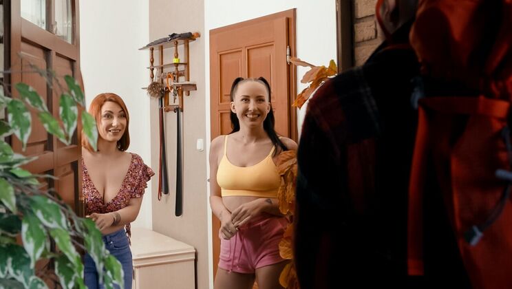 Moms Bang Teens - Nick Ross - Lucia Fernandez - Bella Angel - Suckin' At The Homestay / 08.02.2023