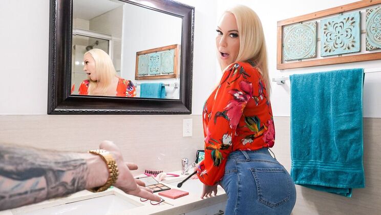 My Pervy Family - Mellanie Monroe - Nade Nasty - Quickie Before Dad Comes Back / 10.10.2023