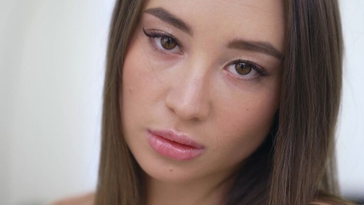 NRX Studio - Leo Casanova - Pretty Mary - Beautiful Asian girl and Italian Fat Cock ! First time / 07.12.2022