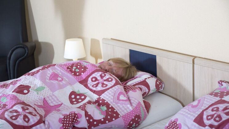 Oldje - Felix - Freya Dee - Let's Stay Home / 12.12.2021