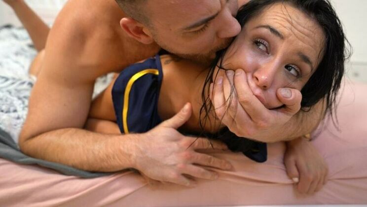 PornForce - Freya Dee - ROUGH PAINAL Makes Her Scream And Squirt! Well Hung Stud DESTROYS Tight Teen Ass / 02.03.2021