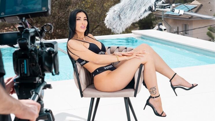 Private - Clea Gaultier - Interview with Clea Gaultier / 03.06.2024