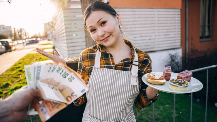 Public Agent - Erik Everhard - Luna Truelove - Cream Cakes and a Creampie / 13.01.2022