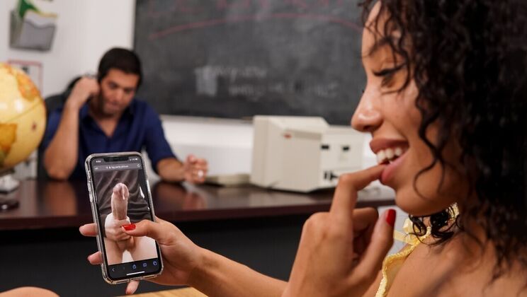 Reality Junkies - Alexis Tae - Saturday Night Sitter / 08.01.2021