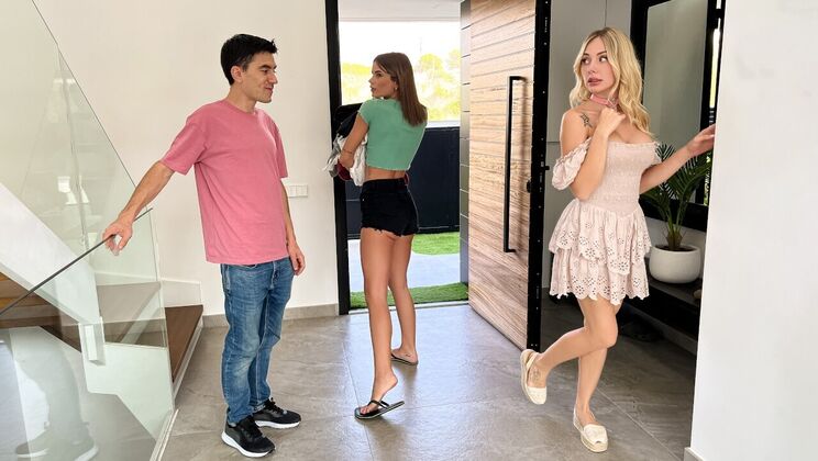 Sneaky Sex - Jordi El Niño Polla - Angie Lynx - Fucking My GF's Stepsister / 05.11.2023