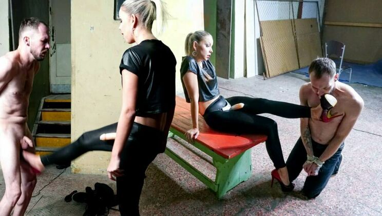 Submissed - Julia Parker - Ballbusting bitch / 13.02.2022