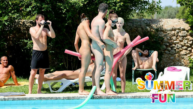Summer Sinners - Chrissy Fox - Blanche Bradburry - Horny girls getting fucked by the pool / 30.11.2021