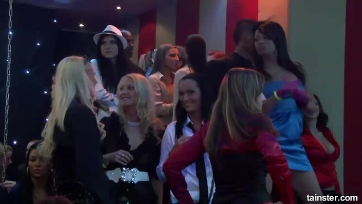 Tainster - Bianca - Klarisa Leone - Bianca Ferrero - Kitty Jane - Elisa - Dunia Montenegro - Mischelle - Jane - Lenny - Sharka Blue - Morgan Moon - Mia Angel - Jordan Verwest - Susan Snow - Eliss Fire - Villa - Kayla La Rogue - Valentina Rush - Karolina King - Johanson Rosses - Gangsters Paradise Part 1 - Cam 1 With Eliss Fire, Sharka Blue And Lenny / 09.03.2021