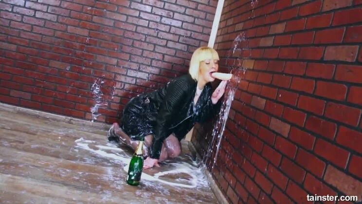 Tainster - Dressed In Leather And Covered In Cum / 25.03.2021