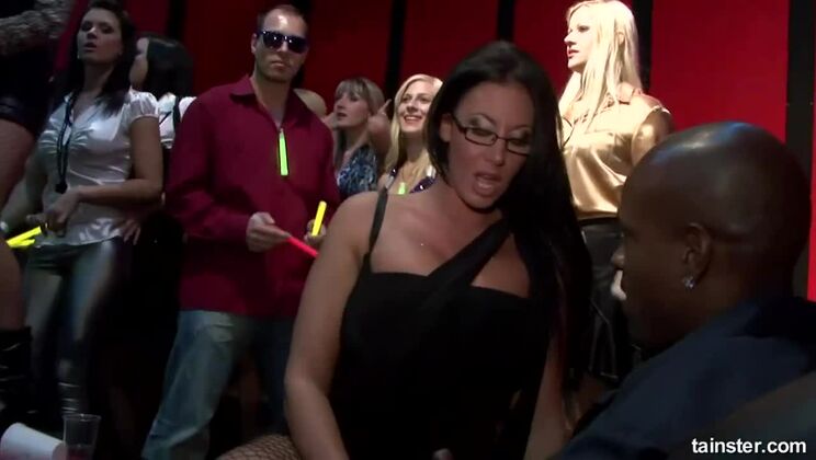 Tainster - Emma Butt - Isabella Chrystin - Lussy - Cindy Hope - Angelica Kitten - Nessa Devil - Leony aprill - Simon - Dorina Gold - Vivien1 - Sandra De Marco - Engel White - Carmen1 - Koleta - Samantha Rox - Fucked Up Disco Part 1 - Cam 3 - Samantha Rox, Dorina Golden And Vivien1 / 15.03.2021