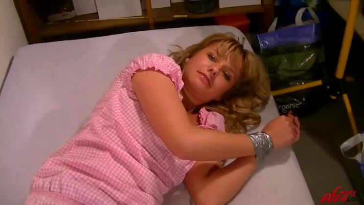 Tainster - Leony aprill - Bella Anne - Leony Aprill And Bella Baby In Pissing On Bound Bella / 09.03.2021