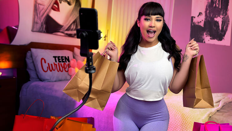 Teen Curves (TeamSkeet) - Donnie Rock - Beca Barbie - Thick Influencer Accidentally Fucks in Front of Fans / 13.08.2024