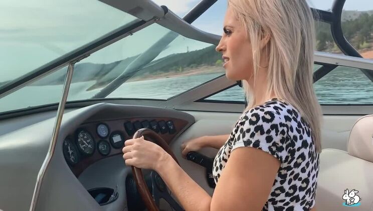 True Amateurs - Lacey Bender - Lacey Bender - Milf Lacey Gets Fucked On A Boat Ride / 15.05.2021