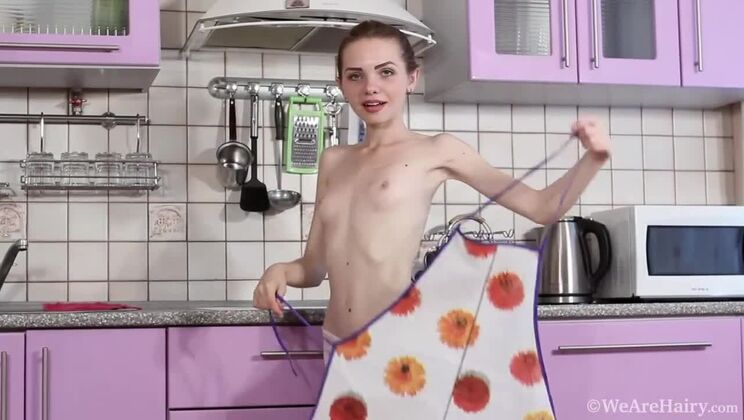 We Are Hairy - Alisa Chearry - Alisa Chearry Masturbates After Having A Banana / 19.01.2022