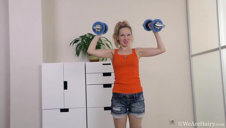 We Are Hairy - Foxy - Foxy Is Fitness Inspired And Beautiful Naked / 30.12.2021